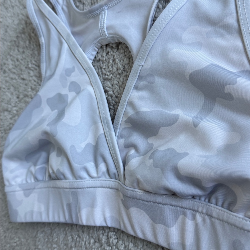 Handful Women's Light Gray Camo Sports Bra - Size XS - Picture 2 of 4